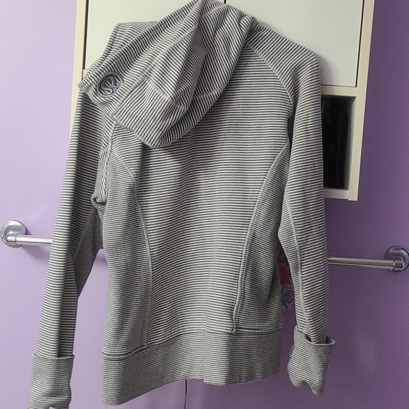 Sweater - Picture 2 of 3